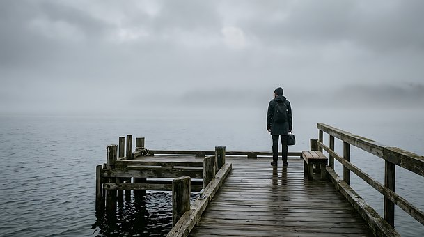 Brygge, Tåke, Ensom Person, Innsjø