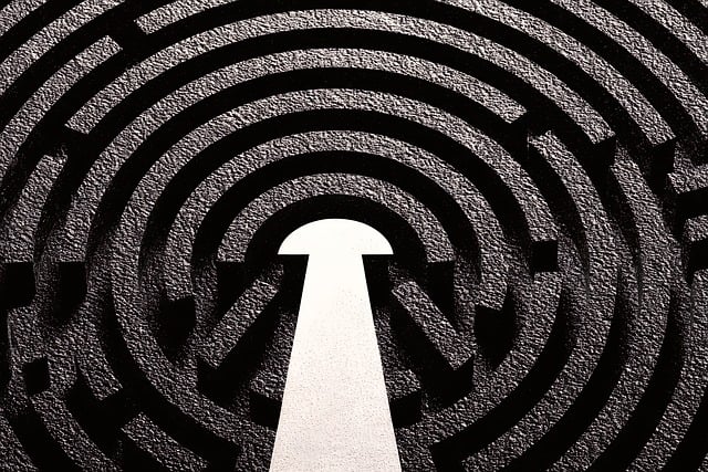 Free maze abstract challenge illustration