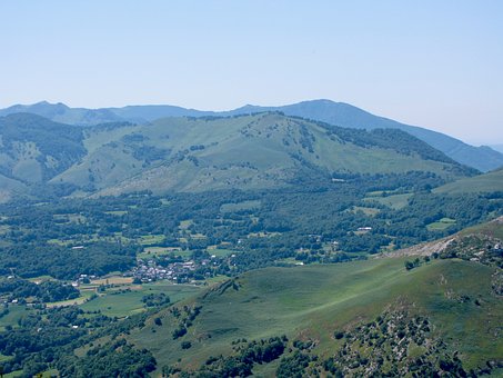 Free Pyrenees Mountains photo and picture