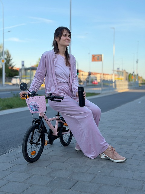 Frau, Fahrrad, Wasserflasche, Stadt