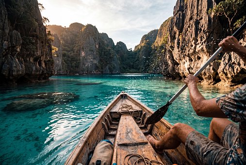Free Adventure Kayak illustration and picture