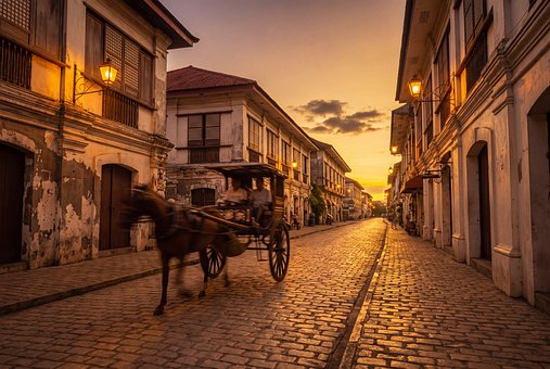 Free Historic Architecture Horse Carriage photo and picture