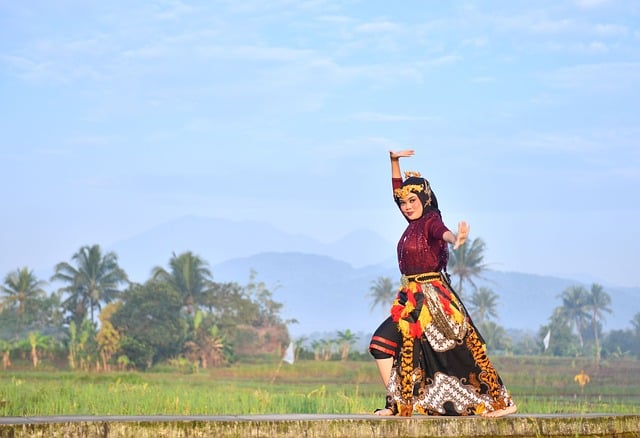 Free Dancer Traditional Dance photo and picture