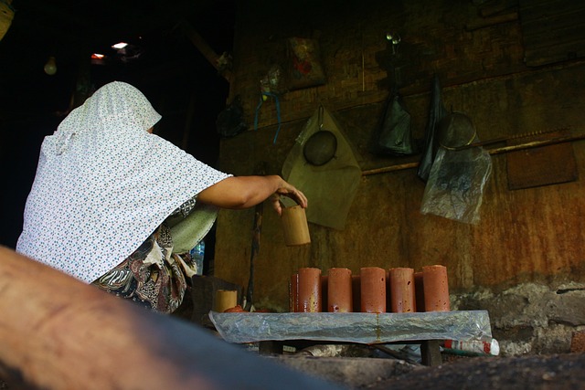 Free Pottery Handcraft photo and picture