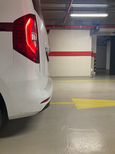 Free Garage Car photo and picture