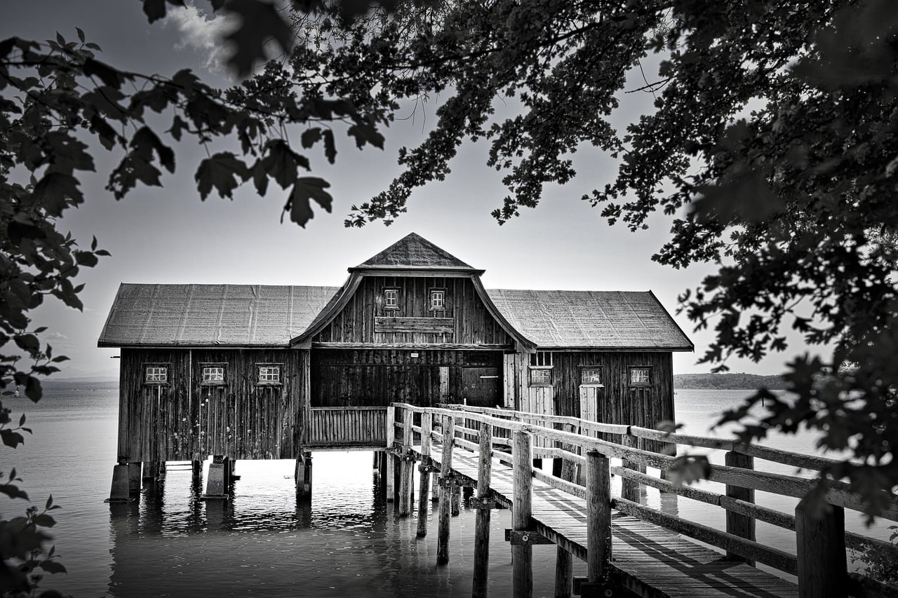 Boathouse - free online jigsaw puzzle photo