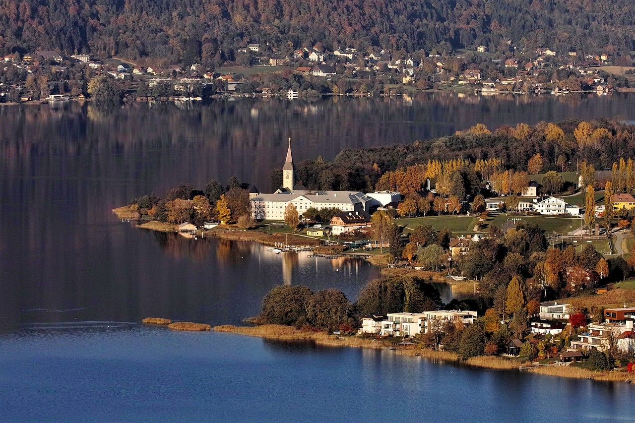Lake - free online jigsaw puzzle photo