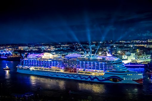Navio De Cruzeiro, Cena Noturna, Navio