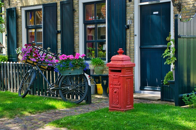 Postkasse, Rød, Sykkel, Blomster