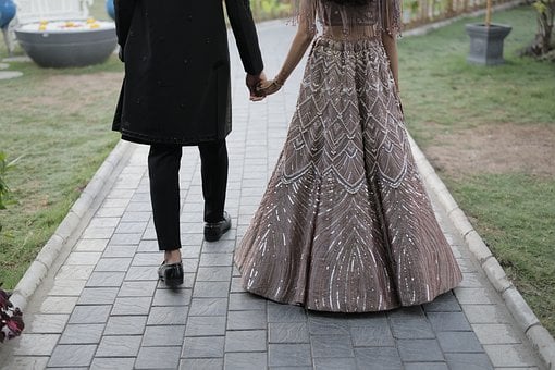 Paar, Hochzeitskleid, Hand In Hand