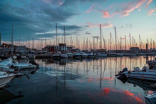 Free Harbor Boats photo and picture