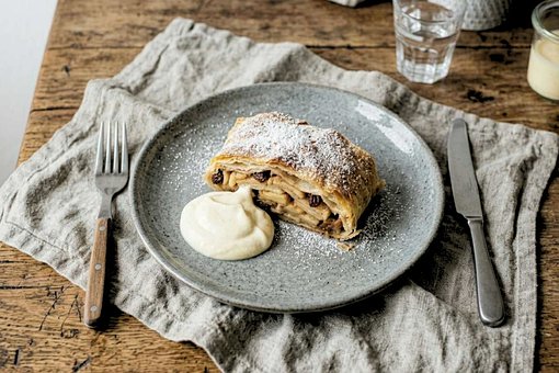 Apfelstrudel, Dessert, Østrig