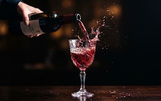 Wein, Rotwein, Einschenken, Spritzer