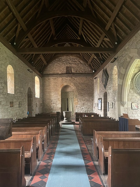 Interior, Biserică, Istoric, Arhitectură