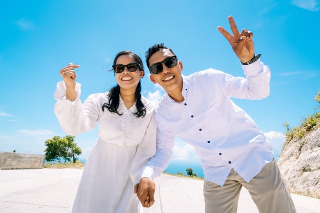 Pareja, Gafas De Sol Negras, Cielo Azul