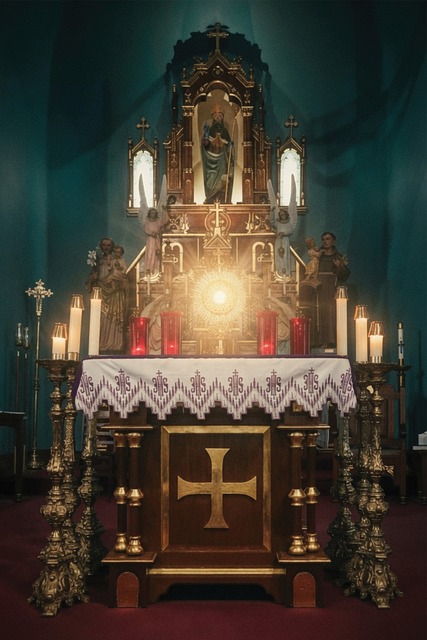Free Altar Monstrance photo and picture