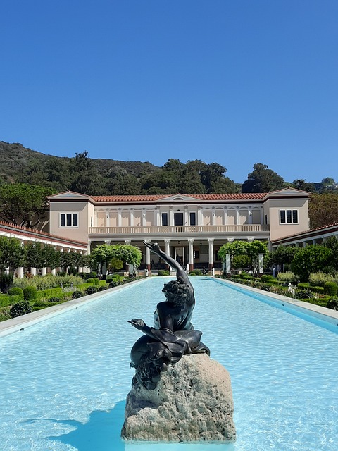 Free Sculpture Villa photo and picture