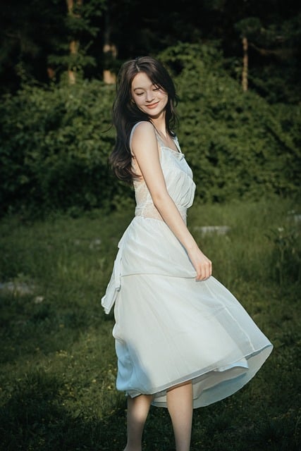 Frau, Sommerkleid, Natur, Rasen