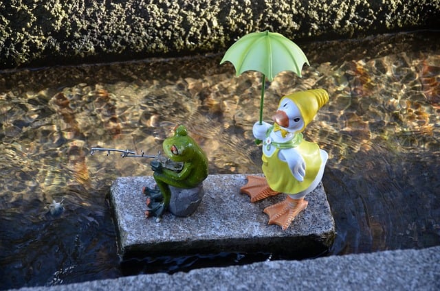 Pato, Rana, Paraguas, Escultura, Arroyo