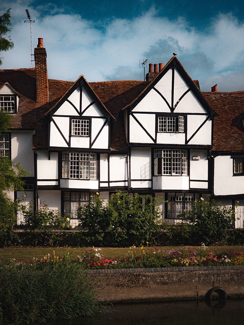 Free Architecture English House photo and picture