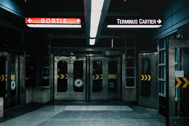 Metro, Stanice Metra, Laval, Temný, Noc