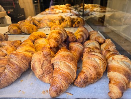 Free Croissant Food photo and picture