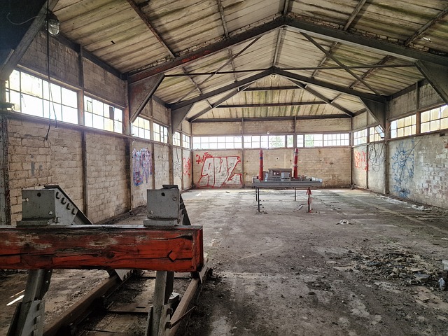 Verlassener Ort, Industriehalle