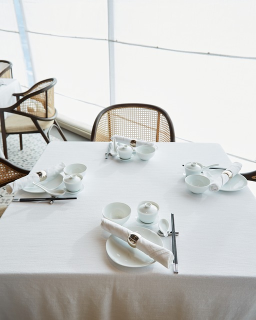 Restaurant, Esstisch, Besteck, Teetasse