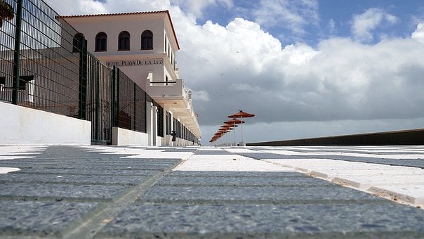 Hotel, Strandpromenade