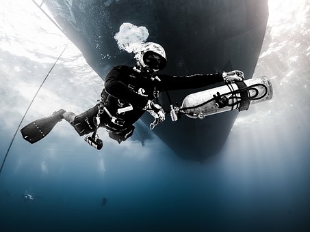 Free Diving Underwater photo and picture