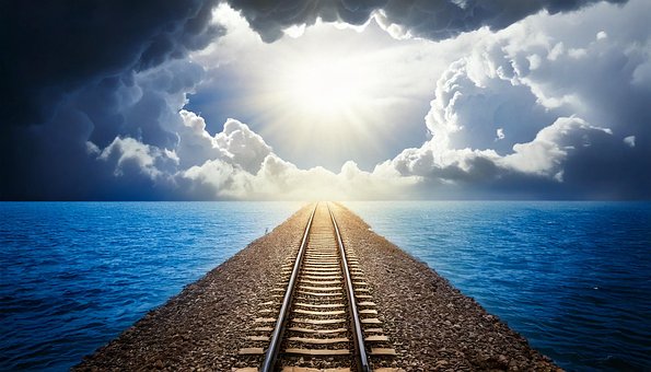 Eisenbahn, Schwarzer Himmel, Sonnenlicht