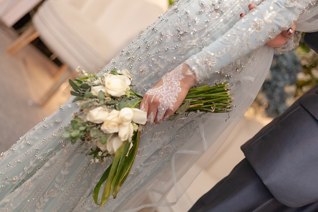 Rochie De Mireasă, Buchet De Flori