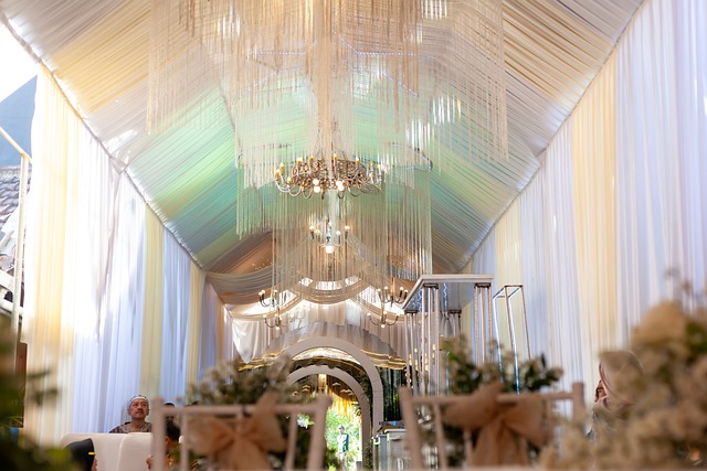 Sală De Nuntă, Candelabru, Decorat