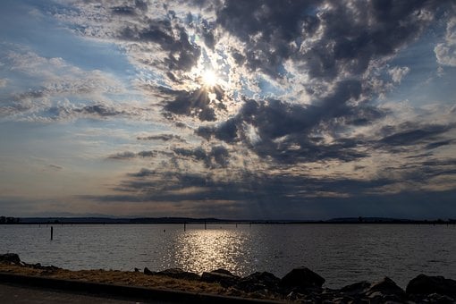 Hav, Himmel, Solstråler, Skyer, Bugt