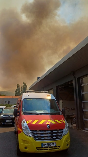 Free Fire Fire Van photo and picture