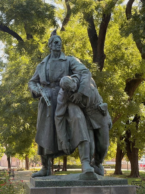 Partisanendenkmal, Denkmal