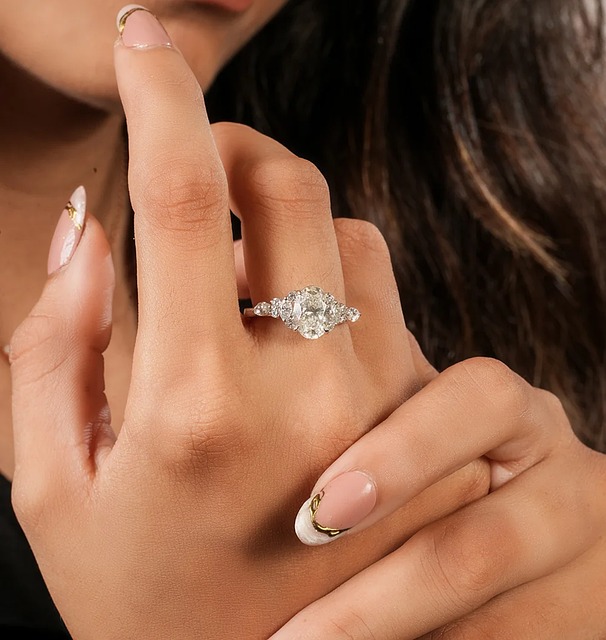 Free Diamond Ring Engagement Ring photo and picture