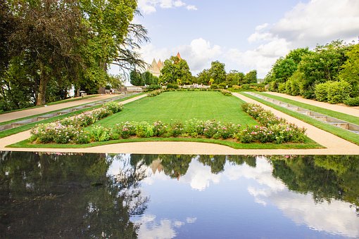 Free Château Des Milandes Garden photo and picture