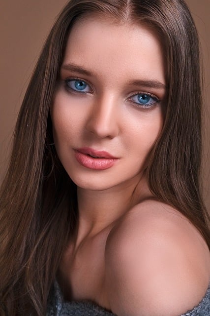 Mulher, Olhos Azuis, Cabelo Castanho