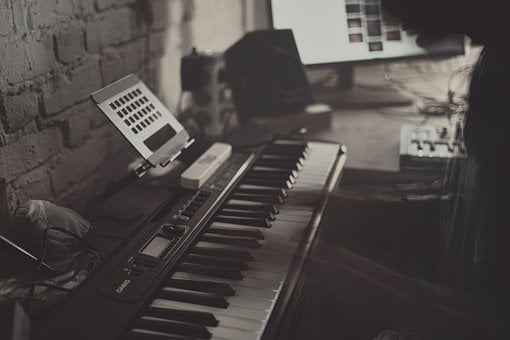Muzyka, Klawiatura, Syntezator