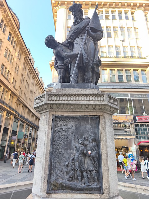 Free Statue Historic photo and picture