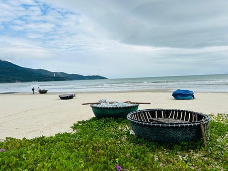Free Beach Fishing Boat photo and picture