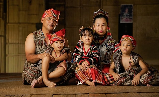 Familie, Traditionelle Tracht