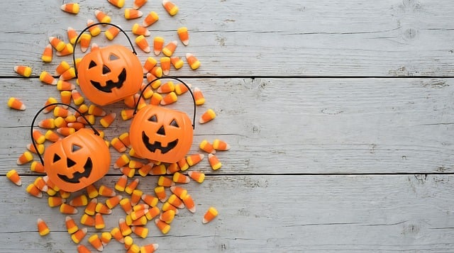 Free halloween candy corn jack-o-lantern illustration