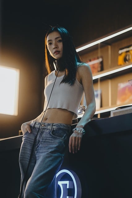 Free Woman Dj photo and picture
