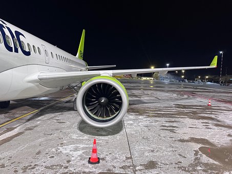 Free Airplane Airport photo and picture