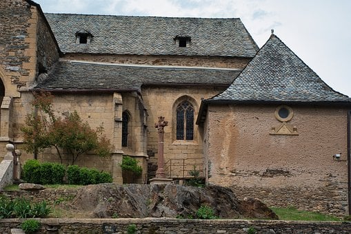 Kostol, Vitráž, Architektúra