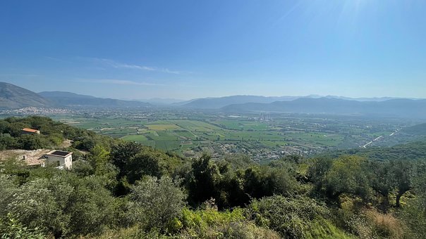 Free Panorama Mountains photo and picture