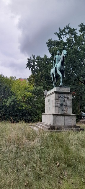 Free Rider Statue Nature photo and picture