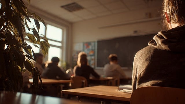 Klassenzimmer, Schüler, Lehrer, Lampe